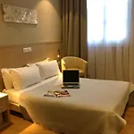 Ambassador, Completely Renovated Hotel Nizza