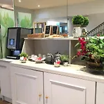 Ambassador, Completely Renovated 4*