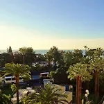 Hotel Ambassador, Completely Renovated 4*