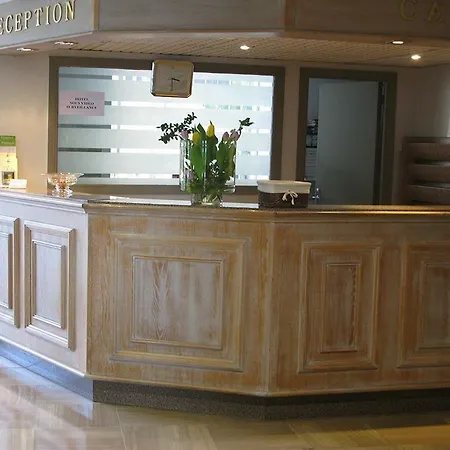 Ambassador, Completely Renovated 호텔 니스