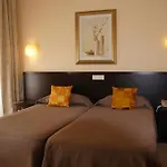 Ambassador, Completely Renovated Nice