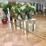 Ambassador, Completely Renovated Nice