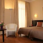 Ambassador, Completely Renovated 4*