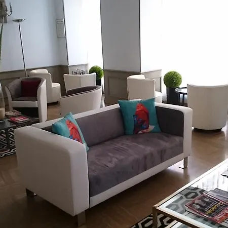 Ambassador, Completely Renovated Отель