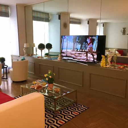 Ambassador, Completely Renovated 4* Ницца