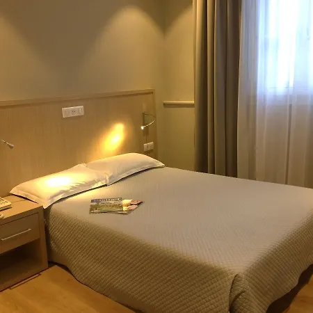 Ambassador, Completely Renovated Отель 4*