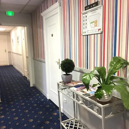 Ambassador, Completely Renovated 4* Ницца