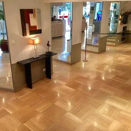 Ambassador, Completely Renovated 4*