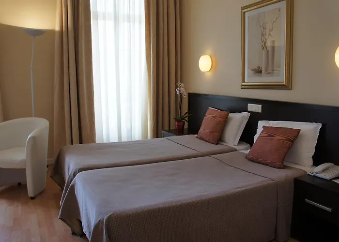 ホテル Ambassador, Completely Renovated