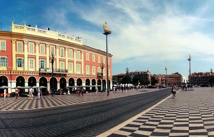 Hotel Ambassador, Completely Renovated 4*