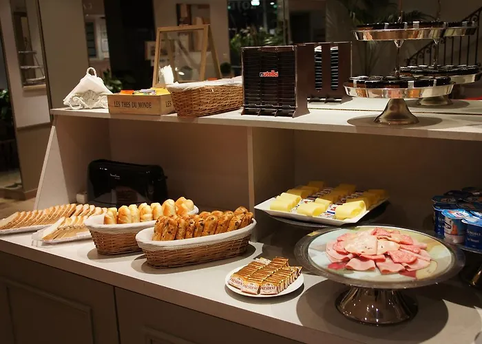 Ambassador, Completely Renovated ニース