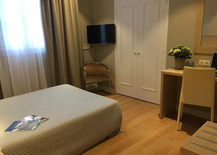 ホテル Ambassador, Completely Renovated 4*