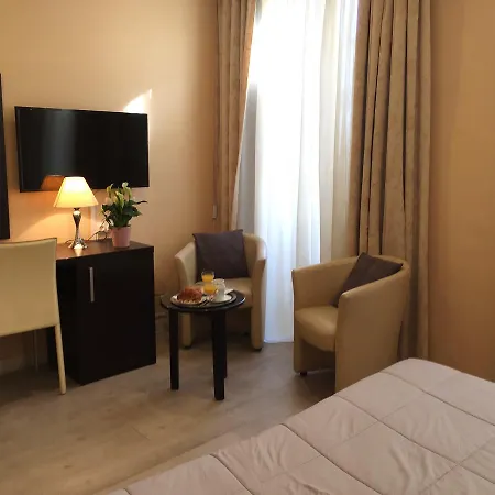 Ambassador, Completely Renovated Otel 4*