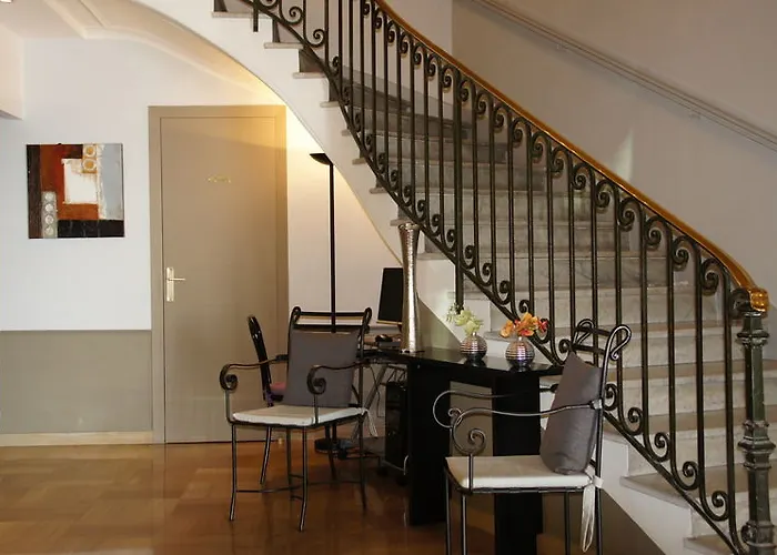 Ξενοδοχείο Ambassador, Completely Renovated