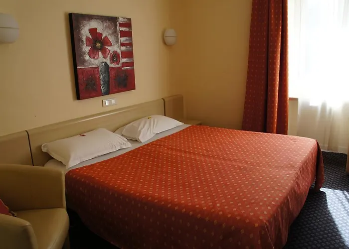 Ambassador, Completely Renovated Νίκαια