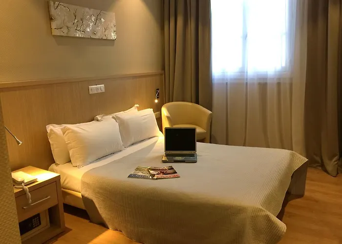 Ambassador, Completely Renovated Ξενοδοχείο Νίκαια