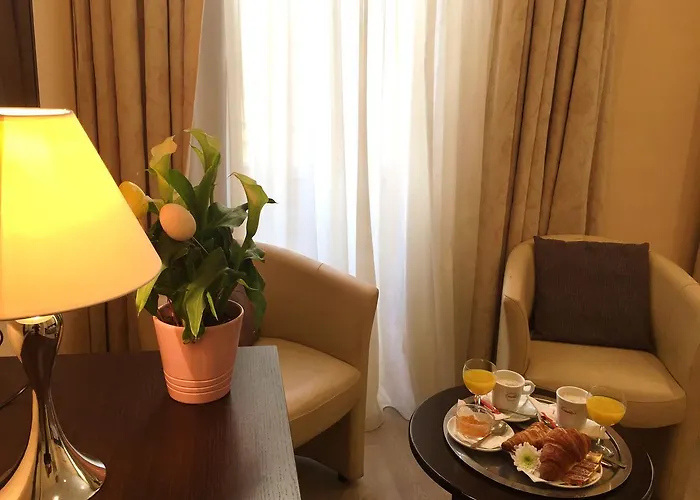 Ambassador, Completely Renovated Νίκαια