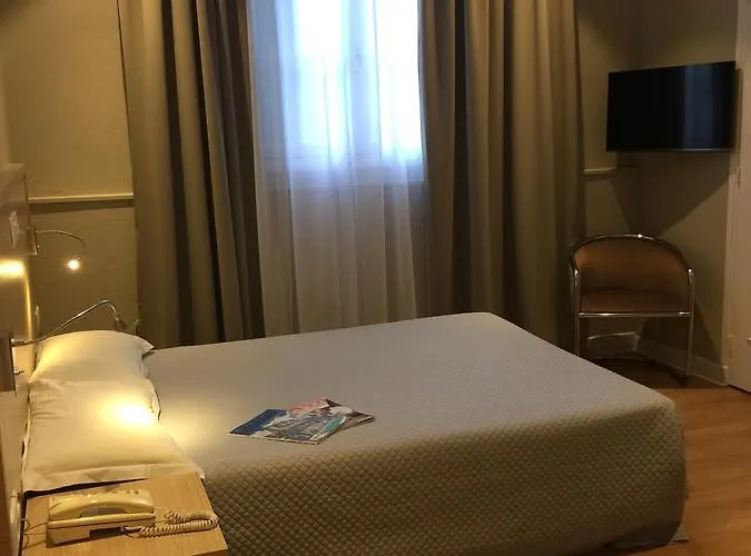 Ξενοδοχείο Ambassador, Completely Renovated