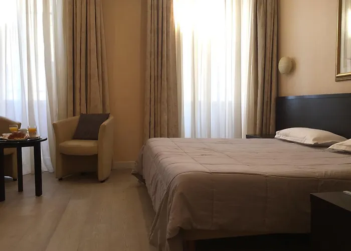 Ξενοδοχείο Ambassador, Completely Renovated