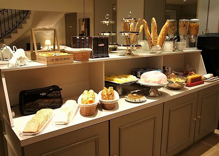 Ambassador, Completely Renovated 4*