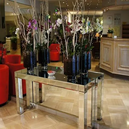 Отель Ambassador 3*
