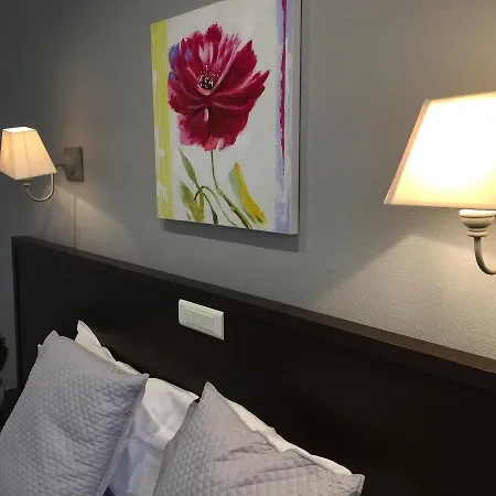 Ambassador, Completely Renovated 4*