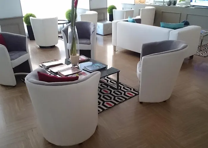Ambassador, Completely Renovated 4* 니스