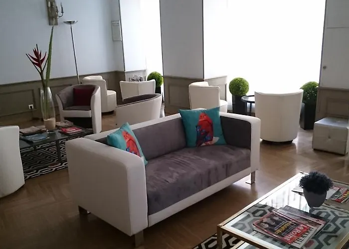 Ambassador, Completely Renovated 호텔