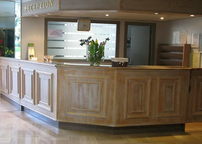 Ambassador, Completely Renovated 호텔 니스