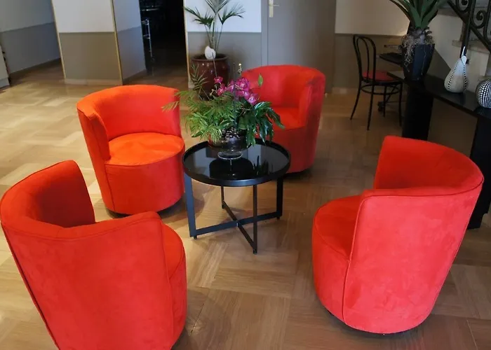 Ambassador, Completely Renovated 니스