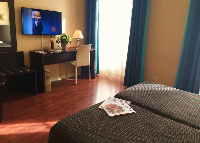 호텔 Ambassador, Completely Renovated